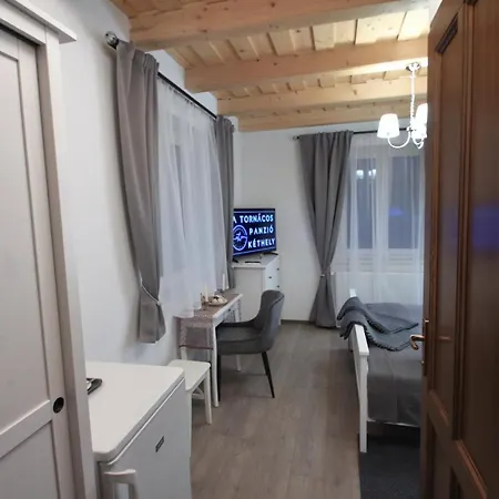 A Tornacos Panzio Bed & Breakfast Kethely