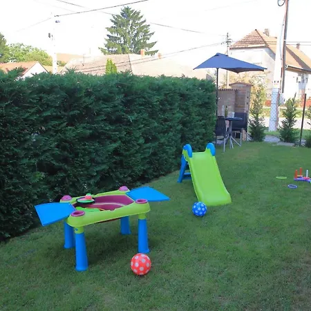 Bed & Breakfast A Tornácos Panzió Kéthely