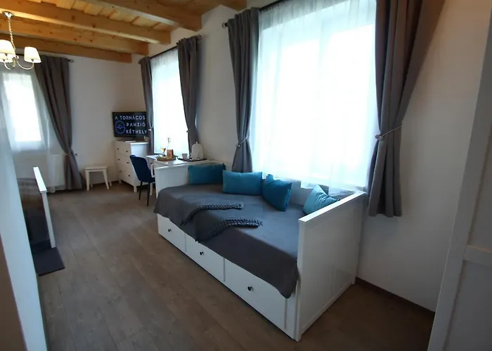 A Tornacos Panzio Bed & Breakfast